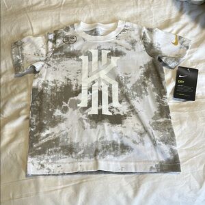 Nike Boys. Size 6-7 years old. Dri-Fit